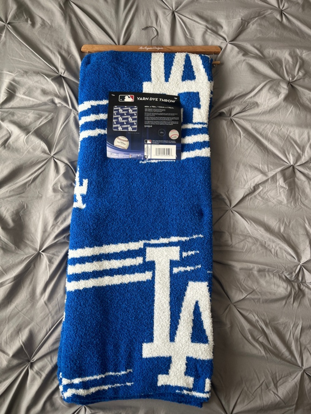 MLB Dodgers Blue and White Yarn-Dye Throw Blanket
